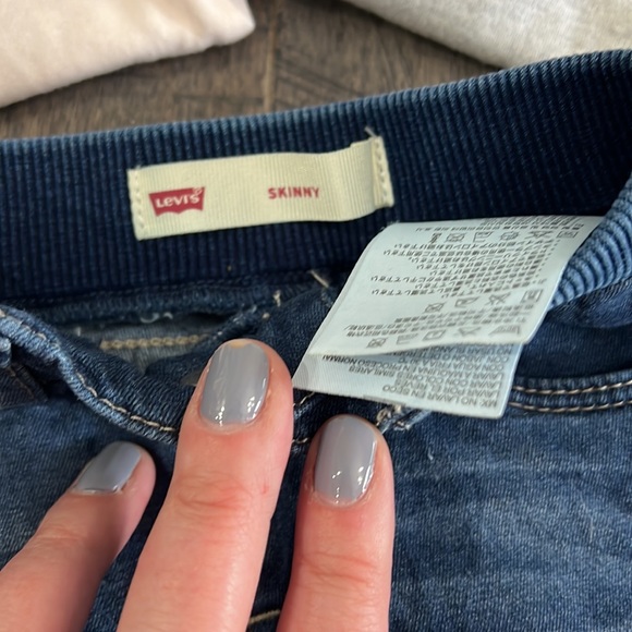 Levi’s baby girl - Picture 2 of 3